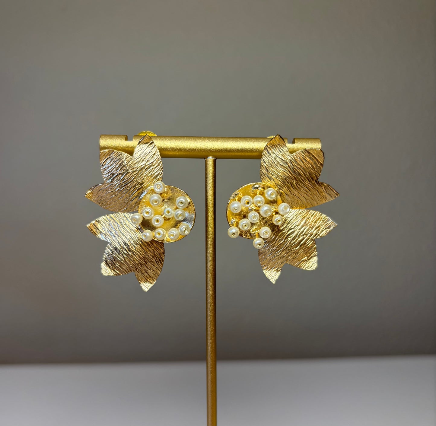 Soft pearl petals