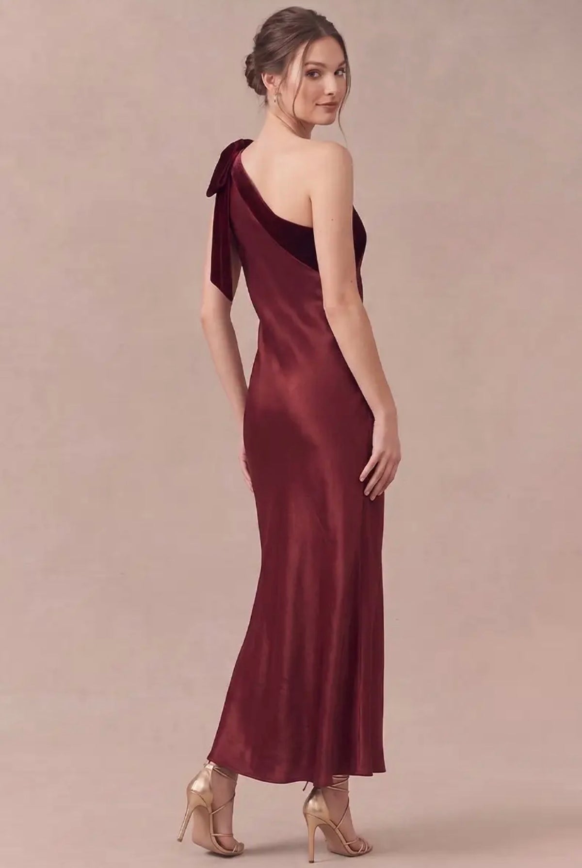 One shoulder bow dress