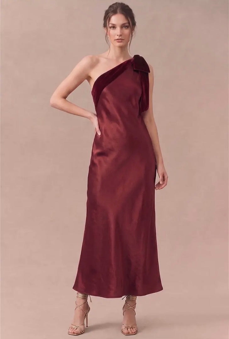 One shoulder bow dress